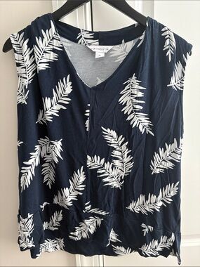 Liz Claiborne Navy Tank Top with White Leaf Print
